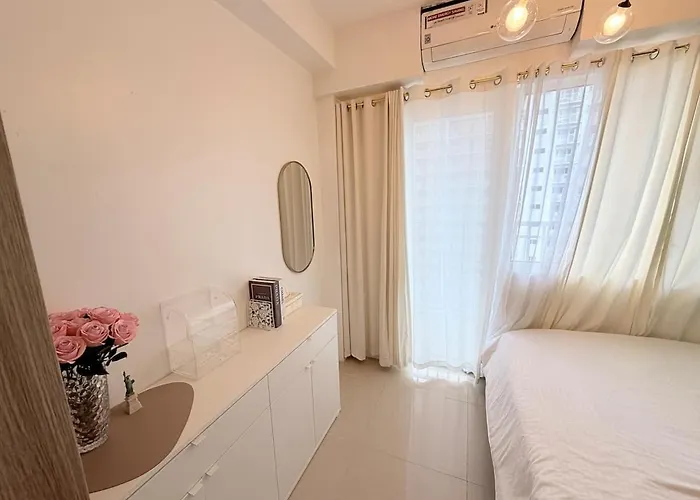 Rm 1131 Shore Residences Pool View By Prime Moa